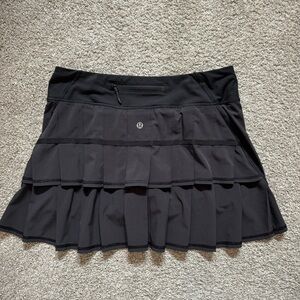 Lululemon skort size 6